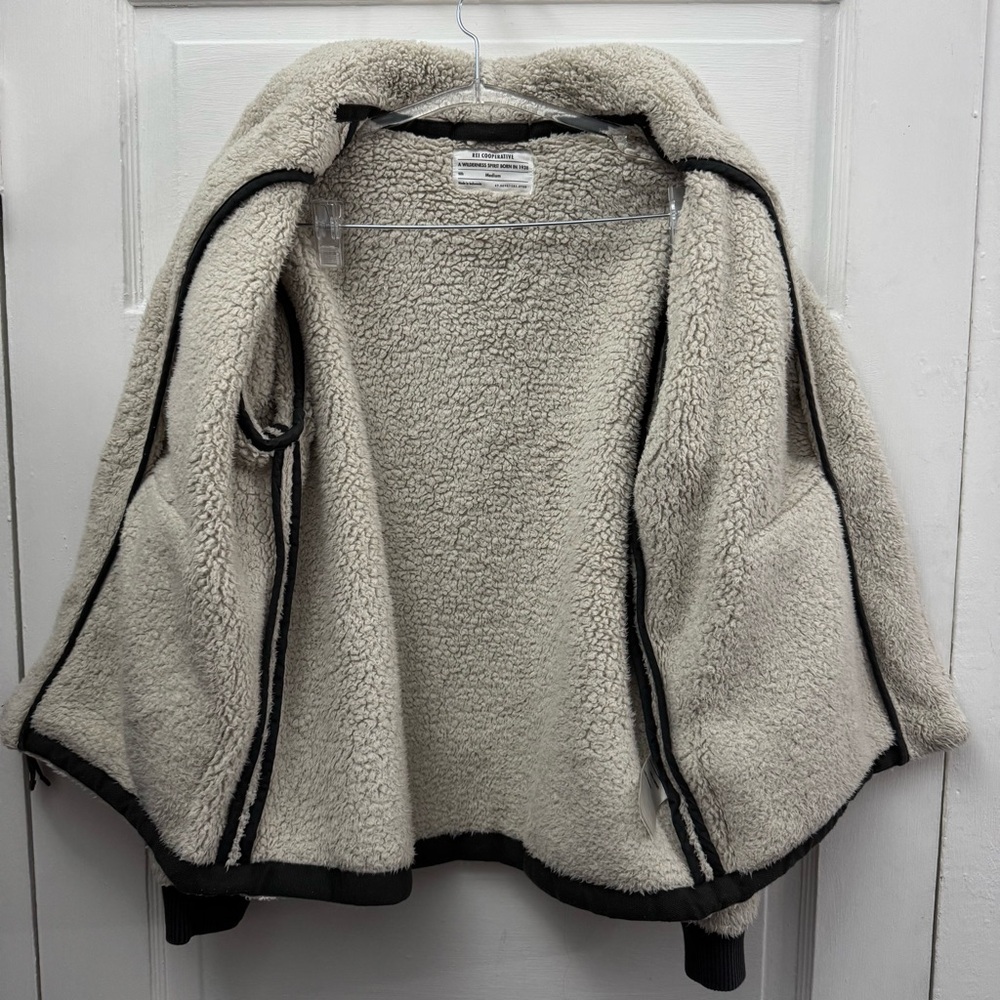 REI Sherpa Fleece Jacket Shawl Collar Cozy Outdoor Gorpcore Beige M - Picture 4 of 7